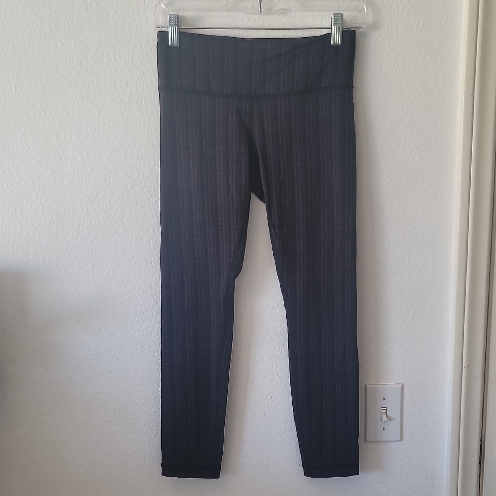 Lululemon Athletica Black and Gray Leggings 🖤🩶